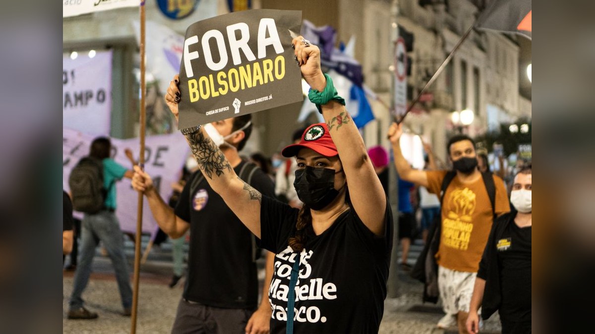 Vídeo de IA de Bolsonaro em convenção do PL pode gerar sanções, dizem especialistas